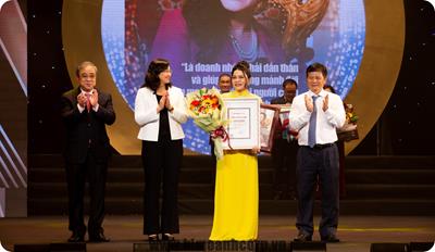 Chủ Tịch Kim Oanh Group - Bà Đặng Thị Kim Oanh được vinh danh Doanh Nhân Truyền Cảm Hứng 2022