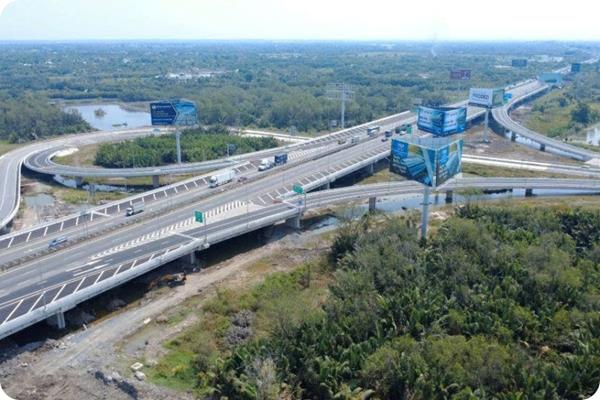 Ngày đêm trên công trường Vành đai 3 TP.HCM: 14,7km cầu cạn dần hiện rõ