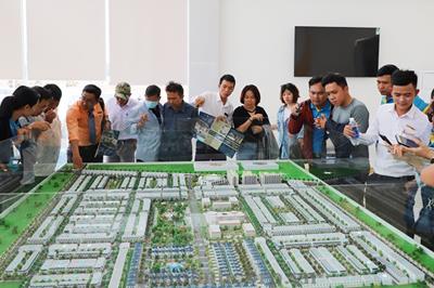 Nhà đầu tư Bất Động Sản đang có sẵn tiền, nóng lòng chờ mở cửa trở lại để giao dịch.