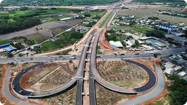 Đồng Nai tăng tốc 8 tuyến đường kết nối sân bay Long Thành