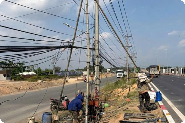 Khoan thăm dò địa chất tuyến đường sắt Thủ Thiêm – Long Thành tại đường 25B (Tôn Đức Thắng)