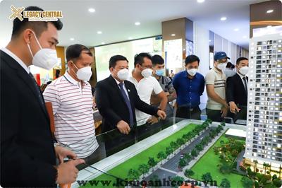 KHÔNG KHÍ SÔI ĐỘNG, NHỘN NHỊP TẠI NHÀ MẪU CĂN HỘ LEGACY CENTRAL VÀO CUỐI TUẦN QUA