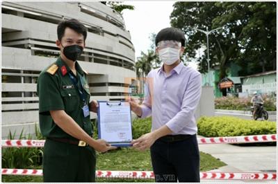 Kim Oanh Group Hỗ Trợ Bệnh Viện Quân Y 175 1.000 Khẩu Trang N95 Và 1.000 Bộ Đồ Bảo Hộ Y Tế