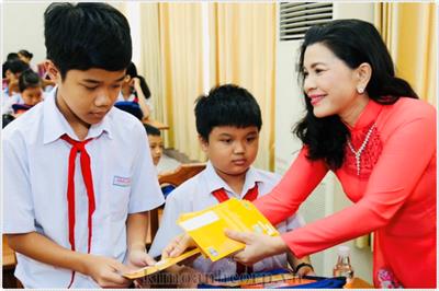 ​​​​​​​Quỹ Từ Thiện Của Tập Đoàn Kim Oanh hỗ trợ con của nhân viên Báo Thanh Niên mất vì Covid-19