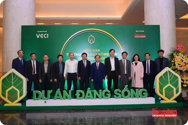Thị trường bất động sản bước sang giai đoạn mới, làn sóng bàn giao dự án tạo động lực 2025