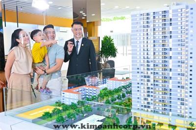 Vợ chồng Quốc Cơ - Hồng Phượng trải nghiệm và thích thú với không gian sống tại Căn Hộ Legacy Central