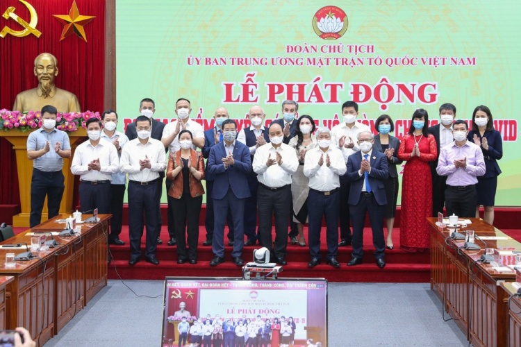Cùng các doanh nghiệp lớn trong cả nước, Tập đoàn Địa ốc Kim Oanh đã chủ động và nhanh chóng có mặt tại Hà Nội để ủng hộ phòng chống dịch Covid-19 .