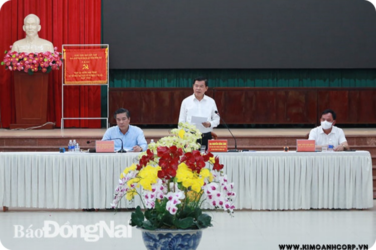 Ủy viên Trung ương Đảng, Bí thư Tỉnh ủy Nguyễn Hồng Lĩnh phát biểu tại buổi làm việc với Huyện ủy Long Thành.