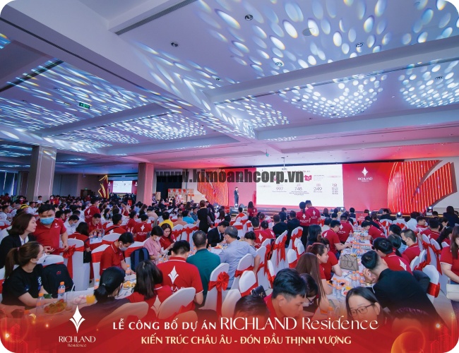 Lễ công bố dự án Richland Residence của Kim Oanh Group diễn ra vô cùng nóng với sự tham gia của hơn 2.000 khách mời.