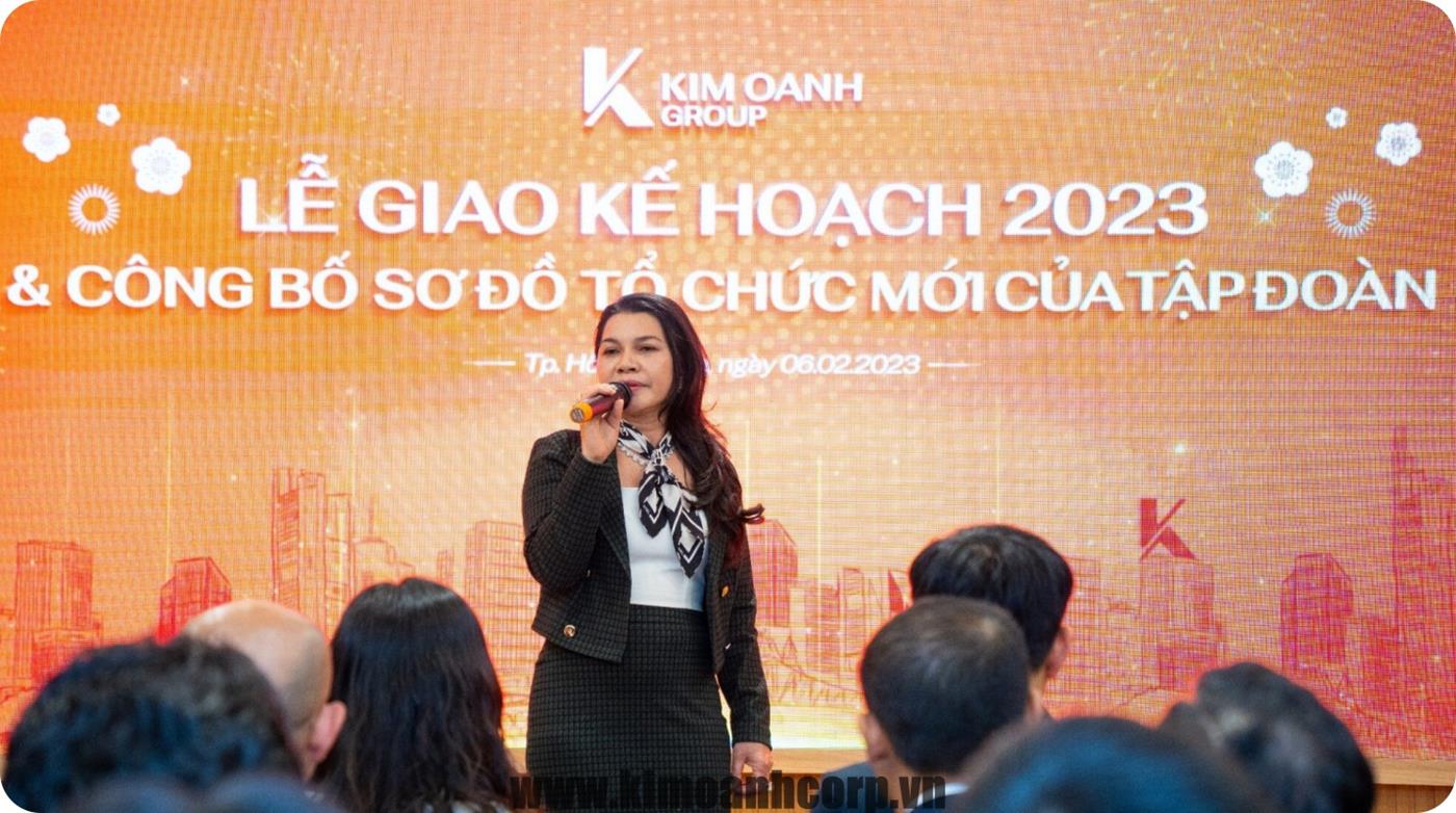 Bà Đặng Thị Kim Oanh – Chủ tịch HĐQT, Tổng Giám đốc Tập Đoàn Kim Oanh chia sẻ tại buổi lễ