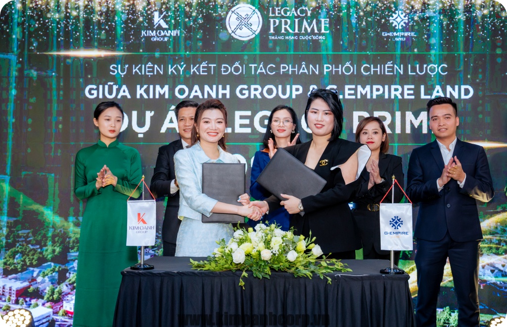 Đại diện Kim Oanh Group và G.Empire Land ký kết hợp tác phân phối Căn Hộ Legacy Prime.
