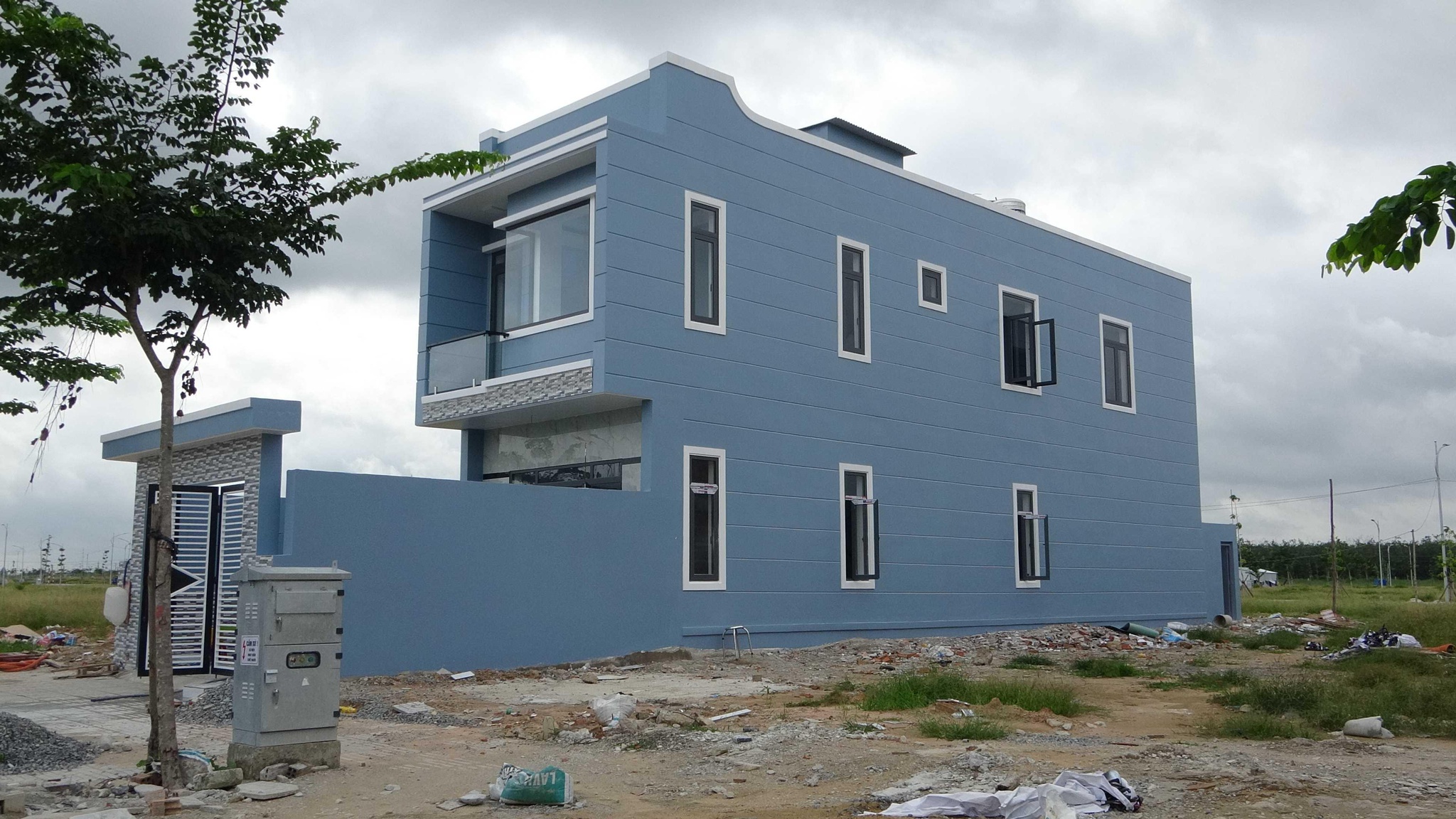 Căn nhà của anh Trương Văn Thành tại Khu Tái Định Cư Lộc An - Bình Sơn đã hoàn thiện 100%. Chỉ còn dọn vào ở bắt đầu một cuộc sống mới đầy đủ hơn.