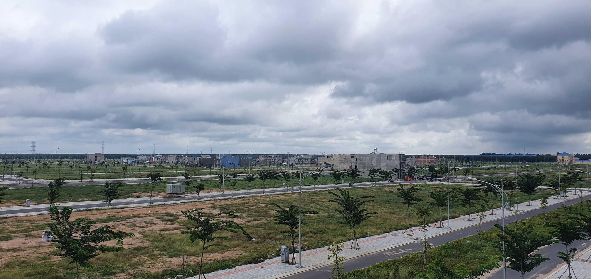 Hạ tầng, đường, cây xanh và hệ thống chiếu sáng đã hoàn thiện trong khu tái định cư Lộc An - Bình Sơn 282ha.