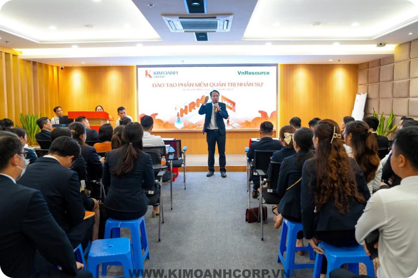 Các khóa đào tạo được tổ chức thường xuyên tại Kim Oanh Group giúp nhân viên nâng cao kiến thức, kỹ năng chuyên môn