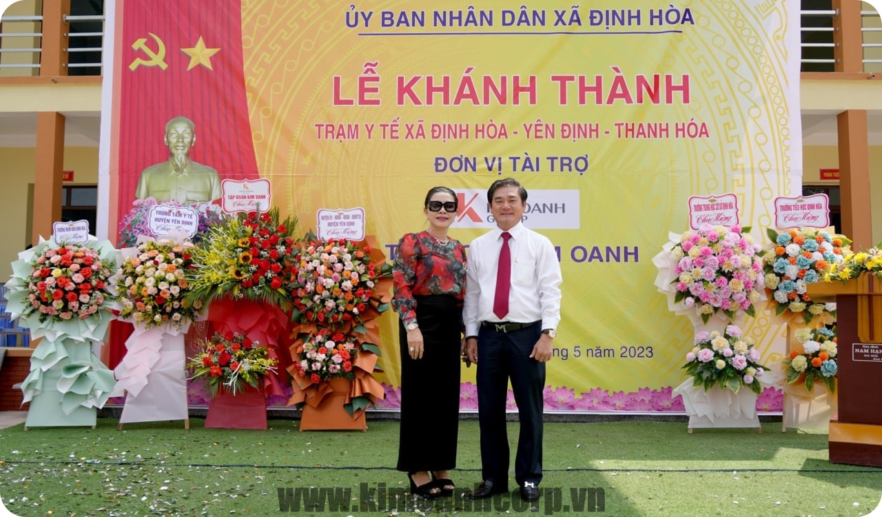 Bà Đặng Thị Kim Oanh – Chủ tịch HĐQT Tập đoàn Kim Oanh và ông Nguyễn Thuận – Phó chủ tịch HĐQT Tập đoàn Kim Oanh