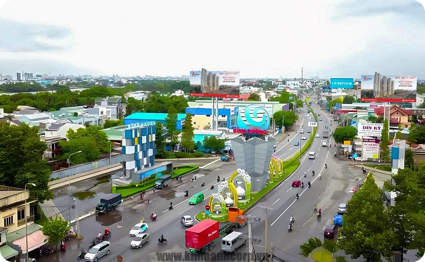  Hai bên QL13 đoạn qua Thành Phố Thuận An định hướng trở thành trung tâm thương mại, dịch vụ, tài chính trọng điểm của tỉnh Bình Dương.